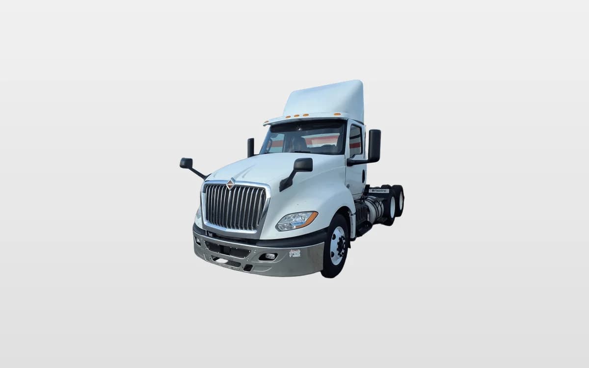 2019 International LT — photo 1