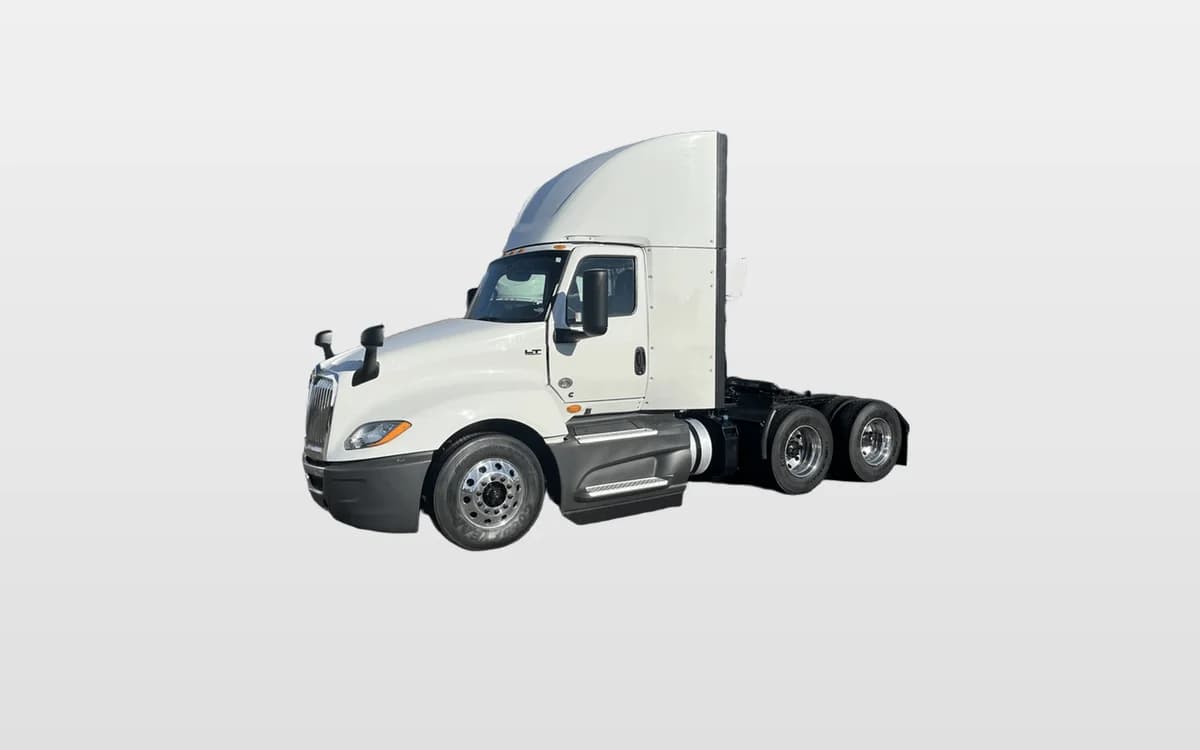 2021 International LT — photo 1