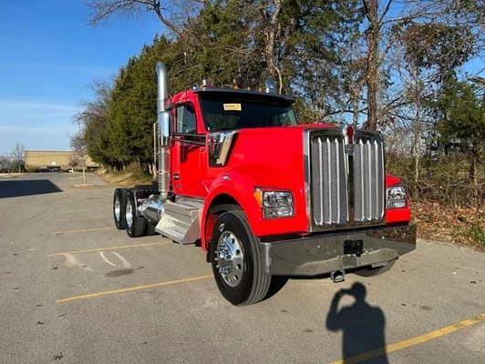 2026 Kenworth W990