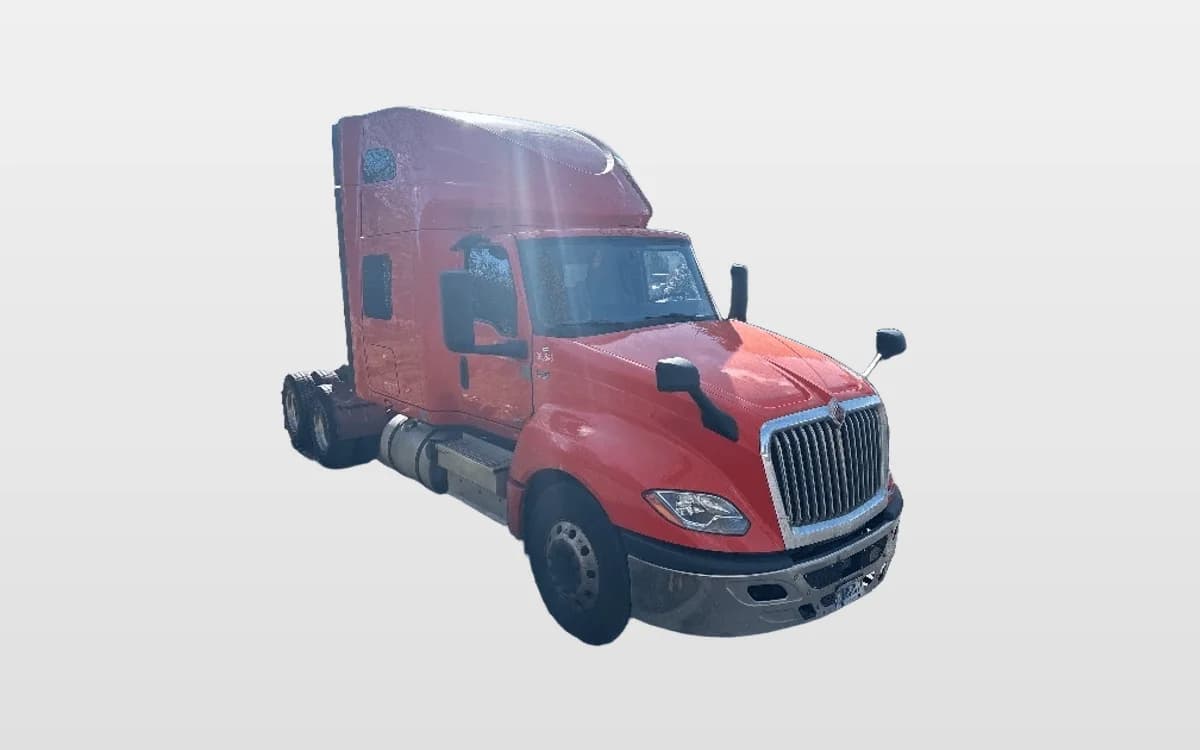 2021 International LT — photo 1