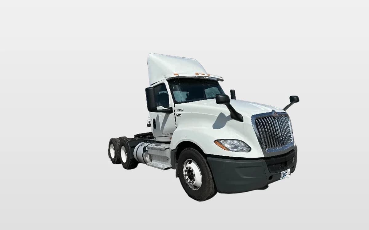 2019 International LT — photo 1