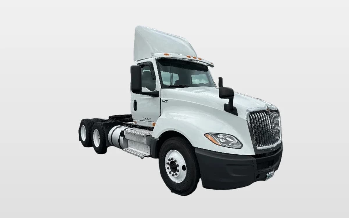 2018 International LT — photo 1