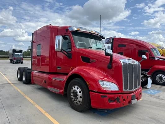 2022 Peterbilt 579
