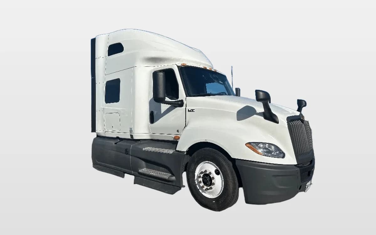 2023 International LT — photo 1