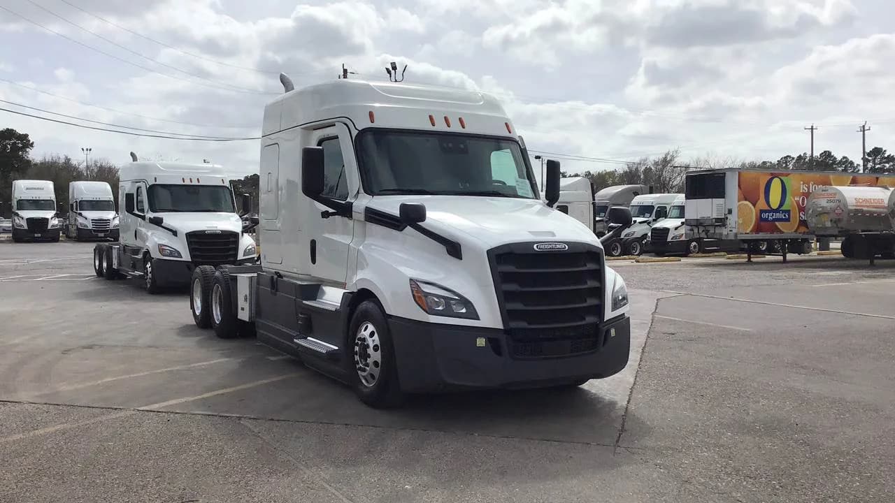 2022 Freightliner Cascadia
