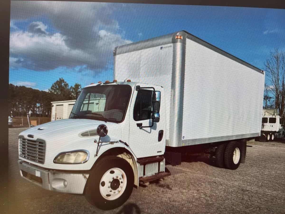 2007 Freightliner M2 106
