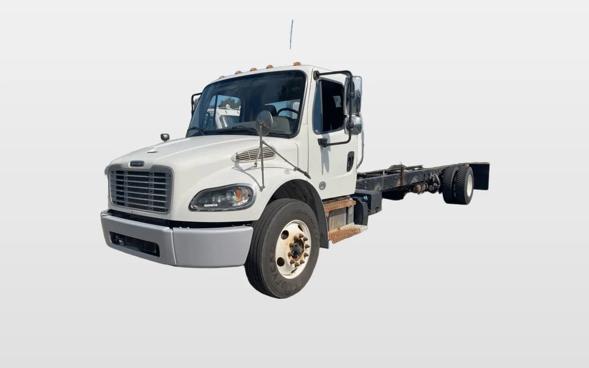 2020 Freightliner M2 106 — photo 1