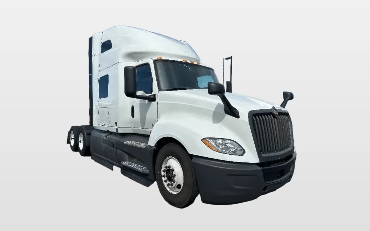 2023 International LT — photo 1