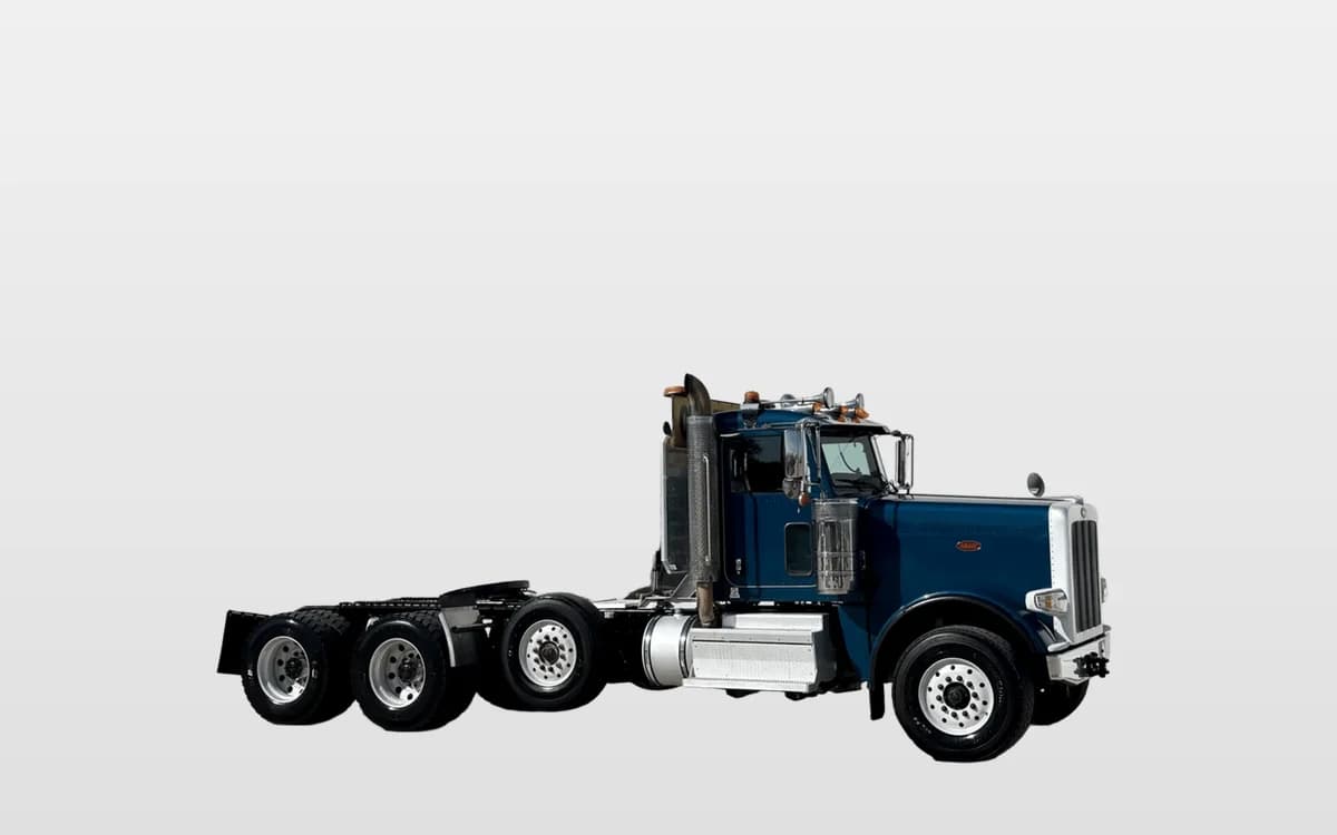 2022 Peterbilt 389 — photo 1