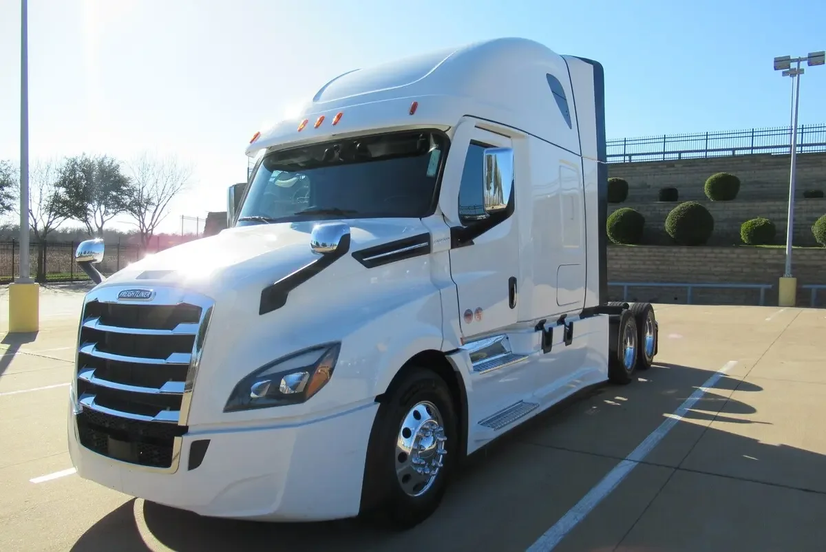 2025 Freightliner Cascadia