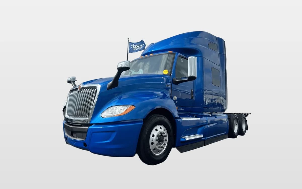 2021 International LT — photo 1