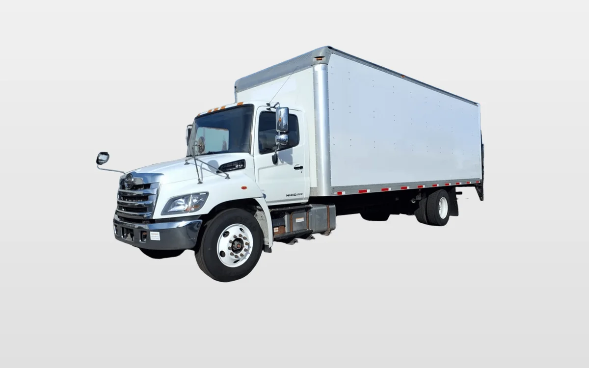 2016 Hino 338 — photo 1