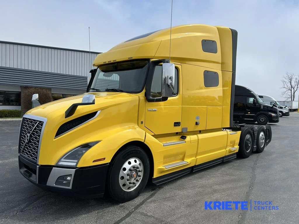 2022 Volvo VNL 760