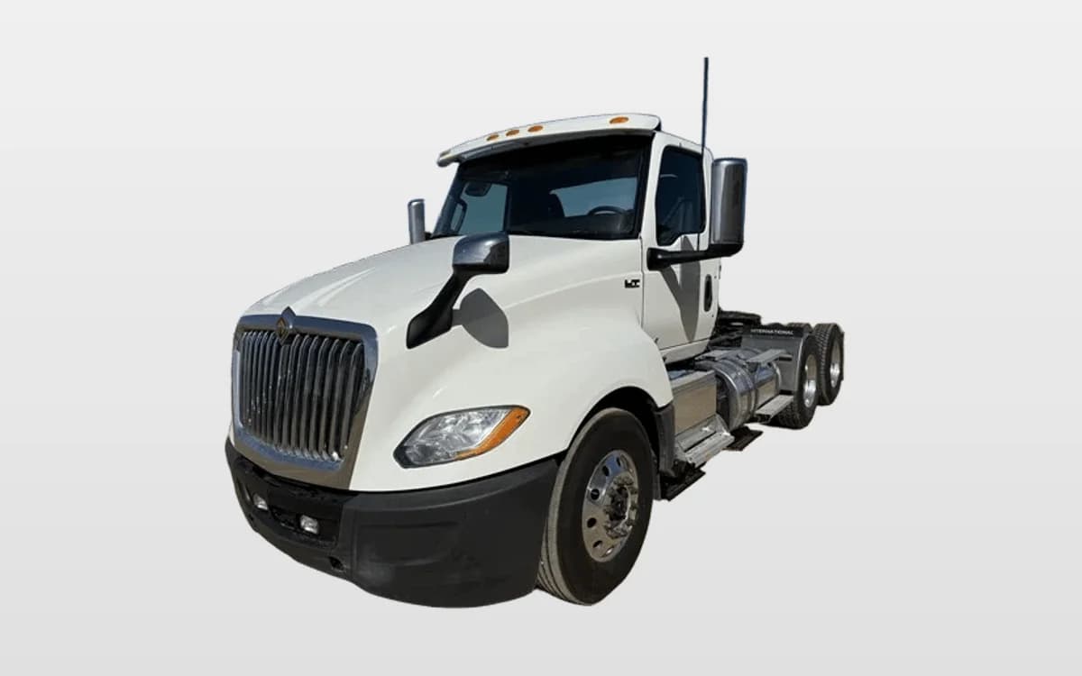 2023 International LT — photo 1