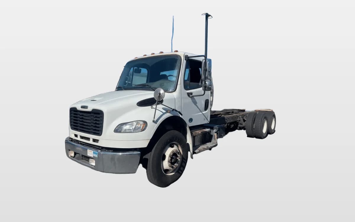 2016 Freightliner M2 106 — photo 1
