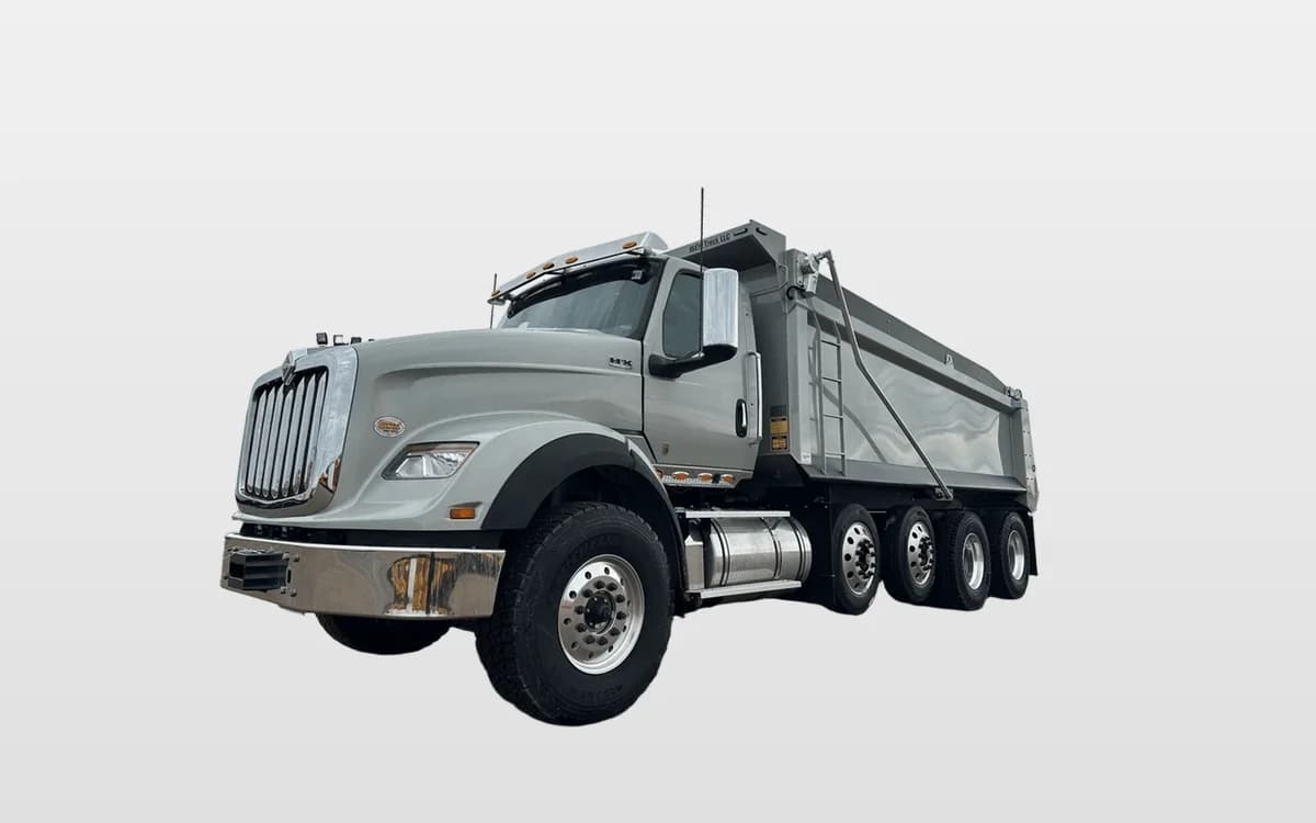 2026 International HX — photo 1