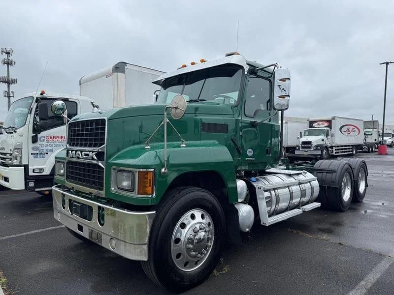 2022 Mack Pinnacle
