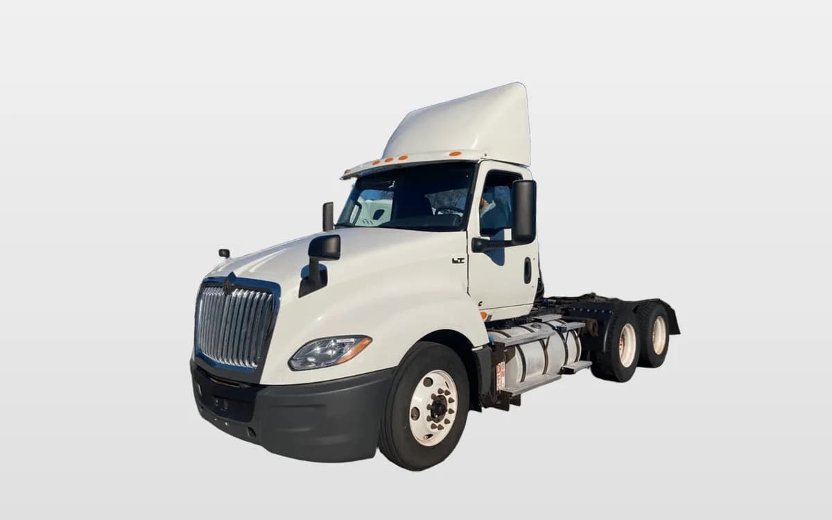 2019 International LT — photo 1