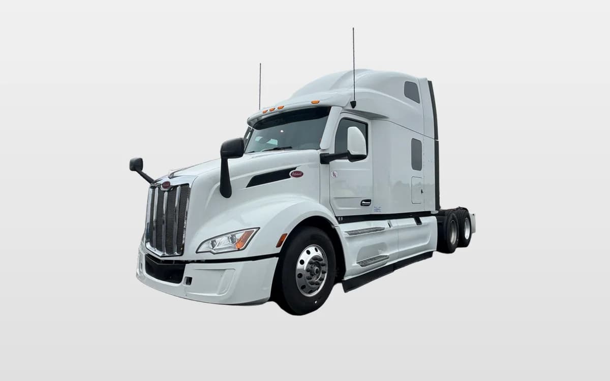 2023 Peterbilt 579 — photo 1