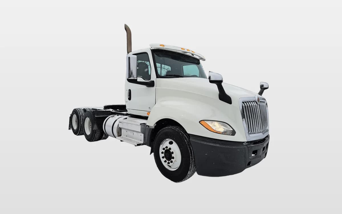 2019 International LT — photo 1