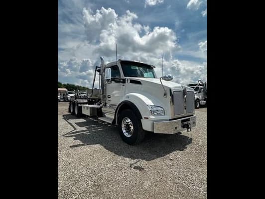 2026 Kenworth T880