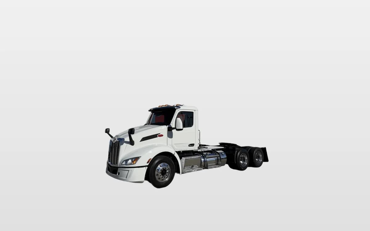 2023 Peterbilt 579 — photo 1