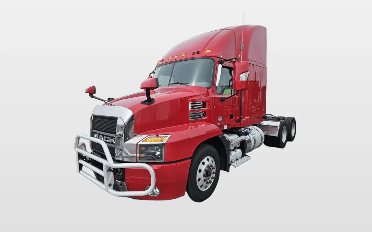 2019 Mack Anthem — photo 1