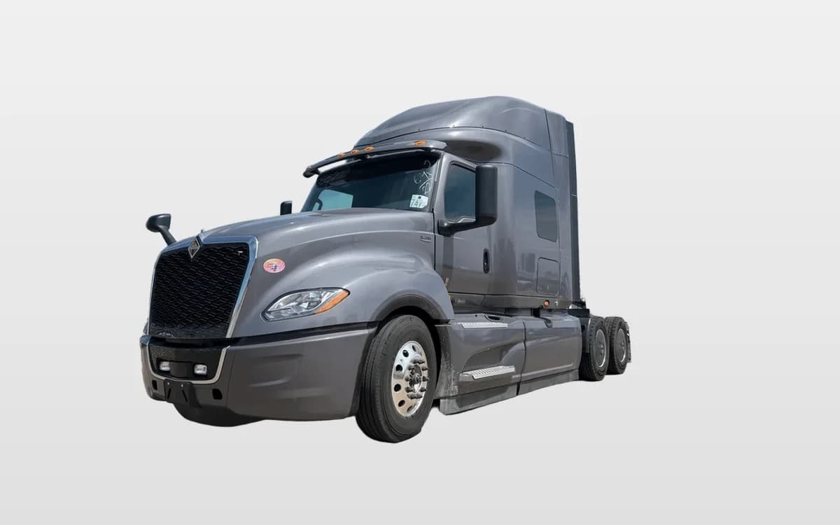 2024 International LT — photo 1