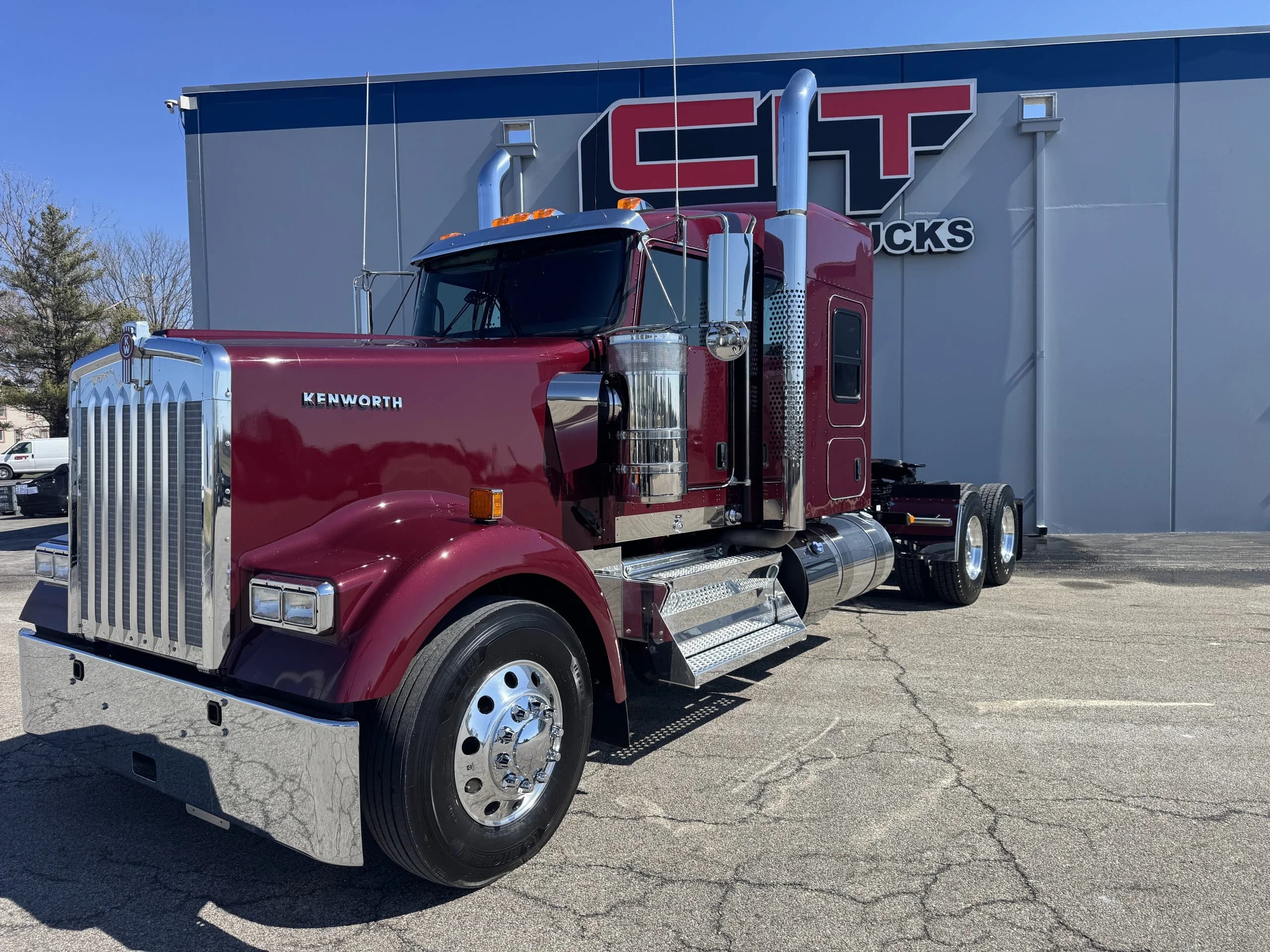 2027 Kenworth W900