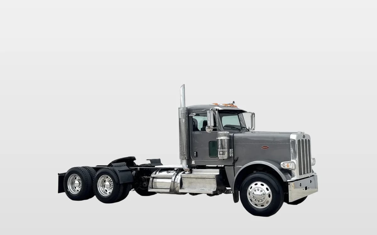 2022 Peterbilt 389 — photo 1