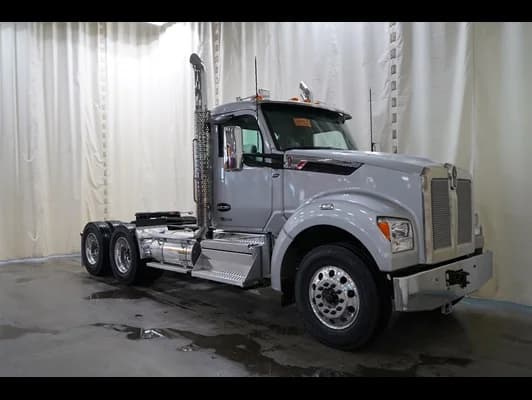 2026 Kenworth T880