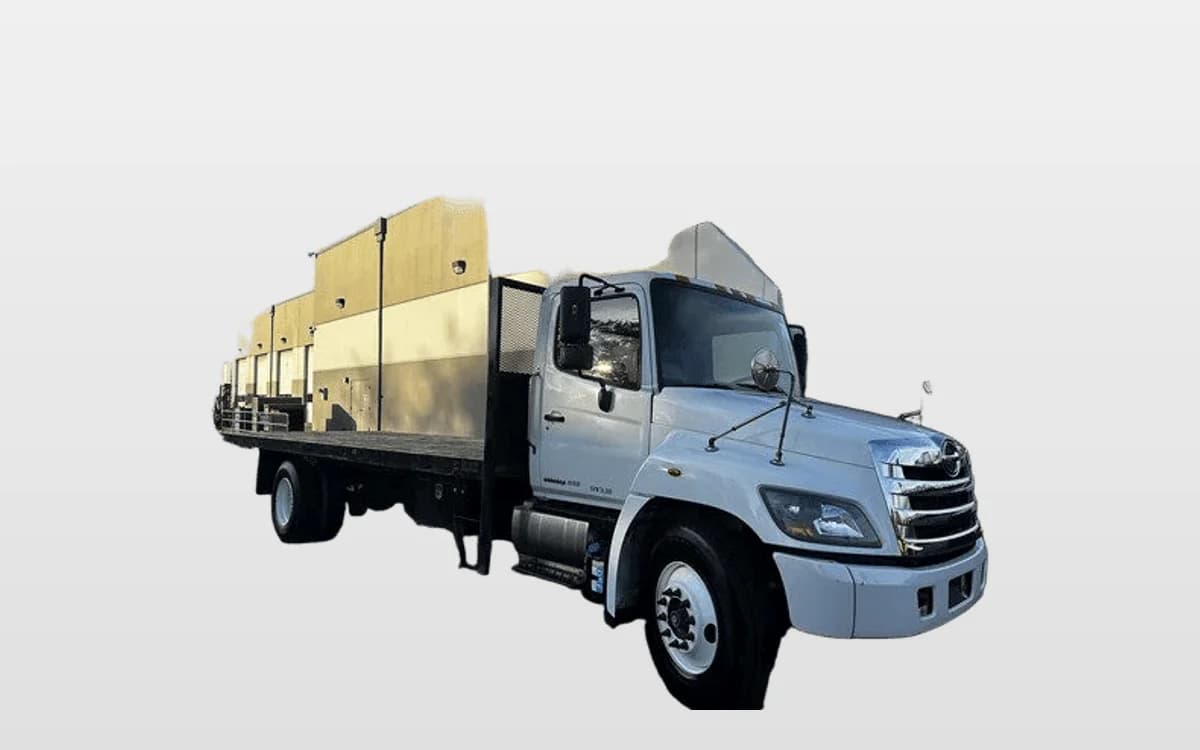 2020 Hino 268 — photo 1