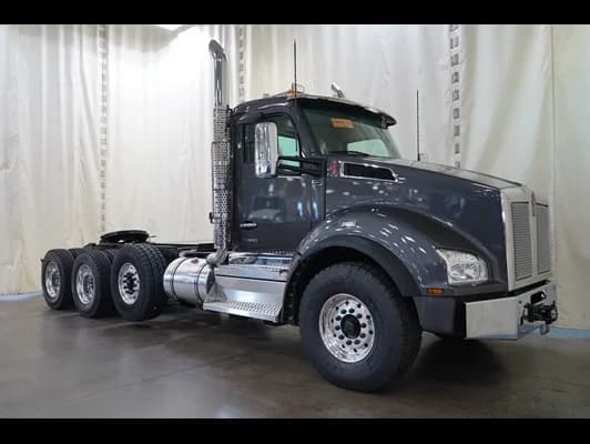 2027 Kenworth T880