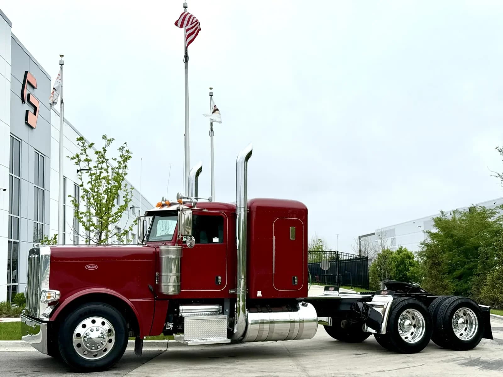 2017 Peterbilt 389