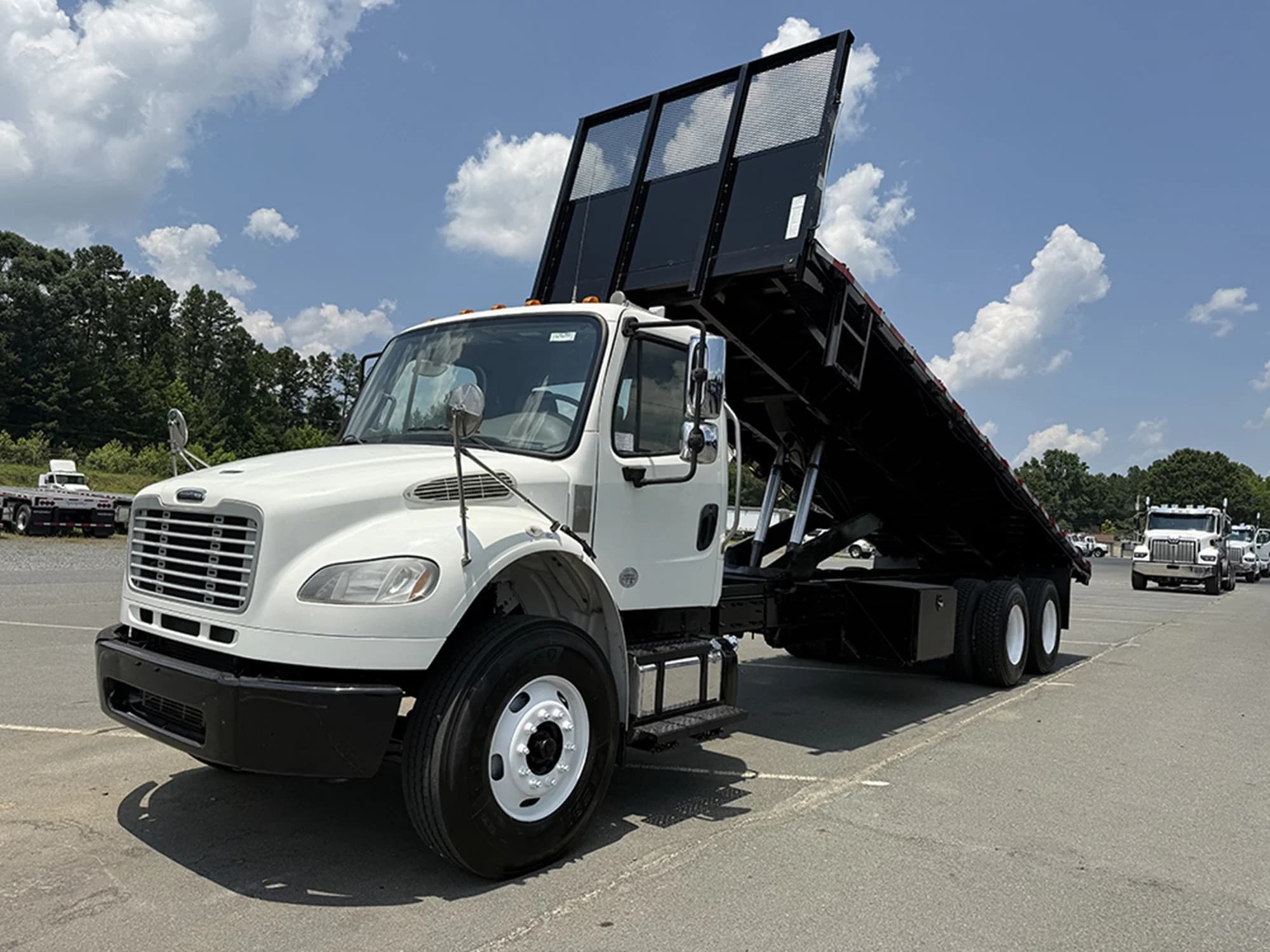 2020 Freightliner M2 106