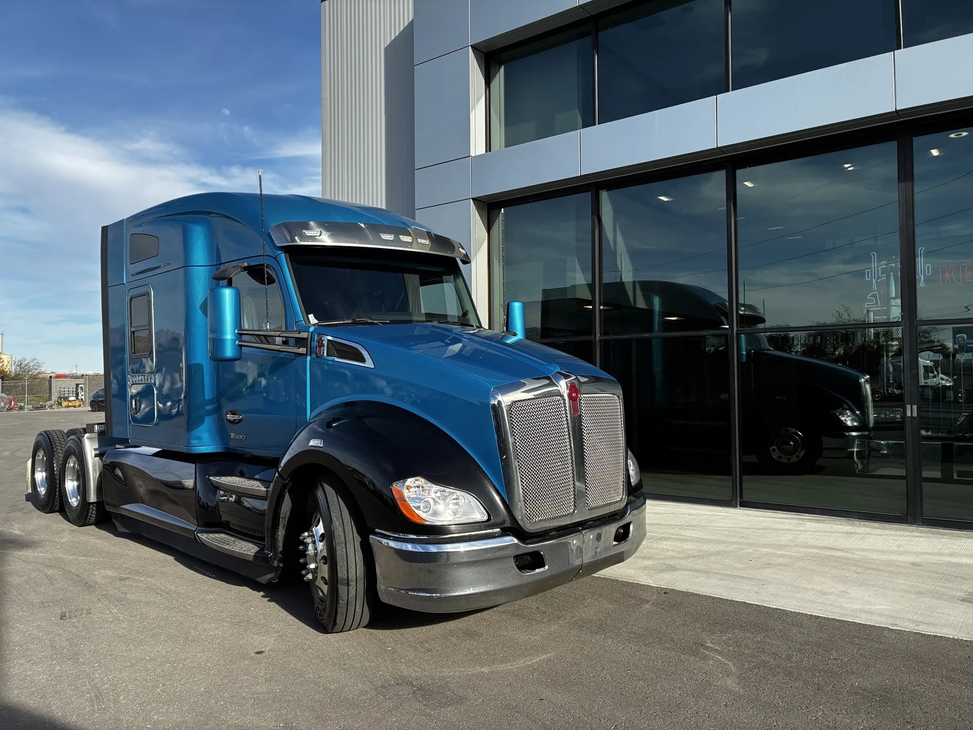 2022 Kenworth T680