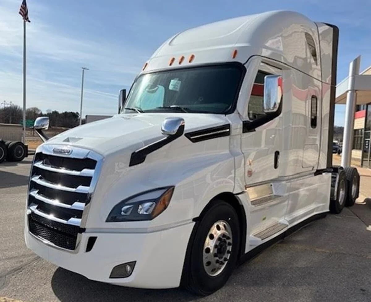 2027 Freightliner Cascadia