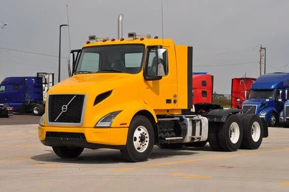 2025 Volvo VNR 640