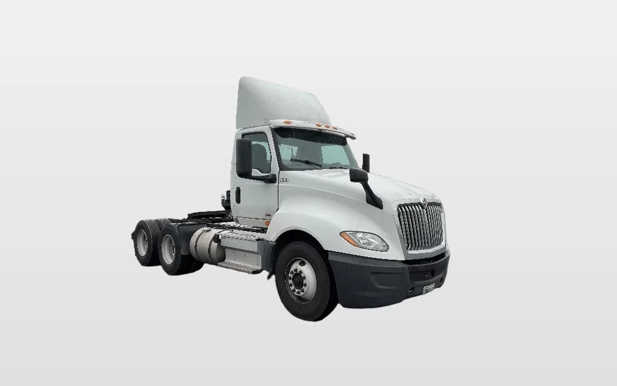 2019 International LT — photo 1