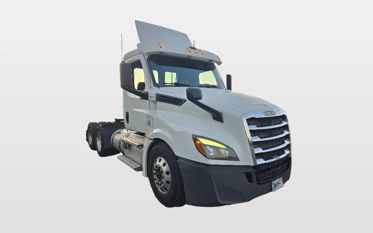 2020 Freightliner Cascadia — photo 1