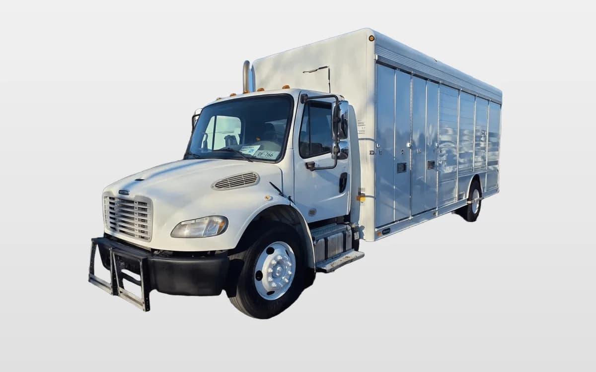 2014 Freightliner M2 106 — photo 1