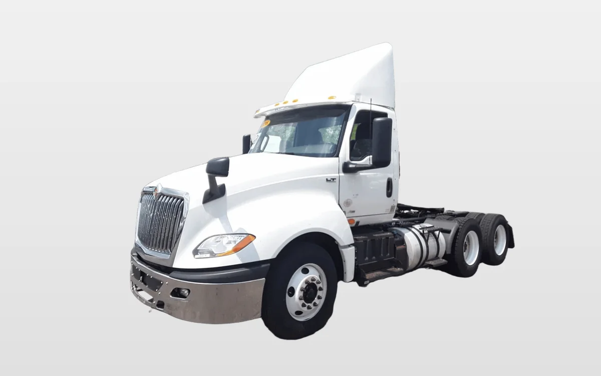 2018 International LT — photo 1