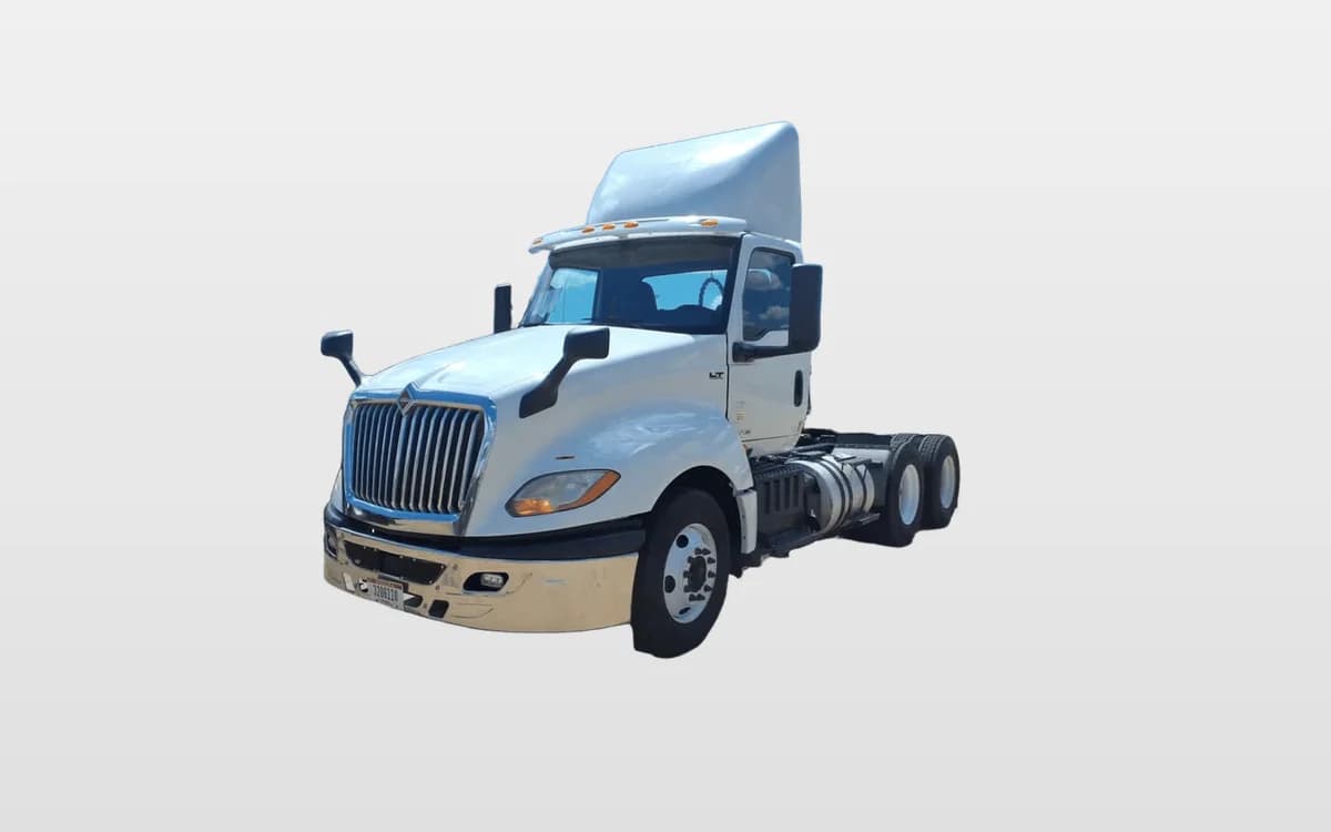 2018 International LT — photo 1