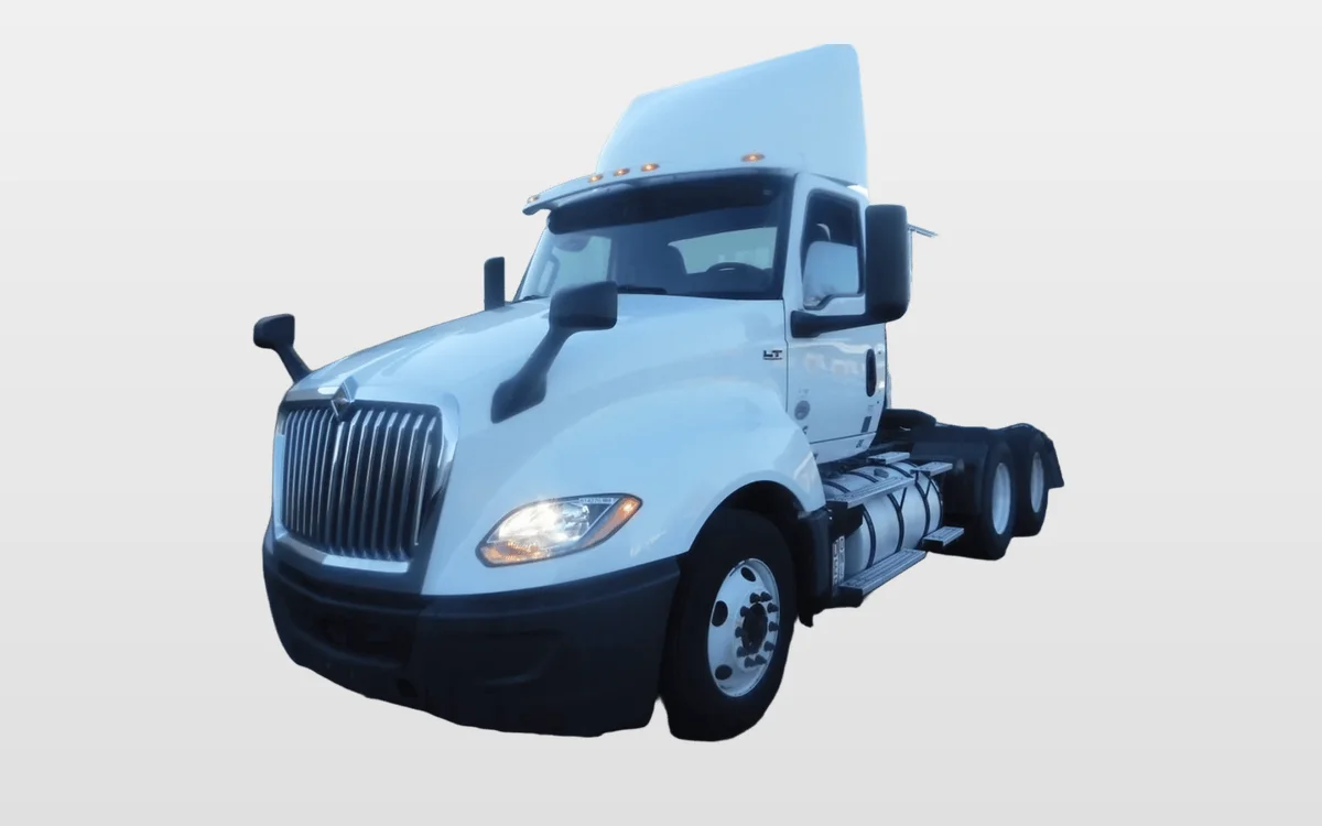 2019 International LT — photo 1