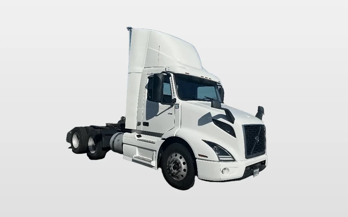 2021 Volvo VNR 640 — photo 1