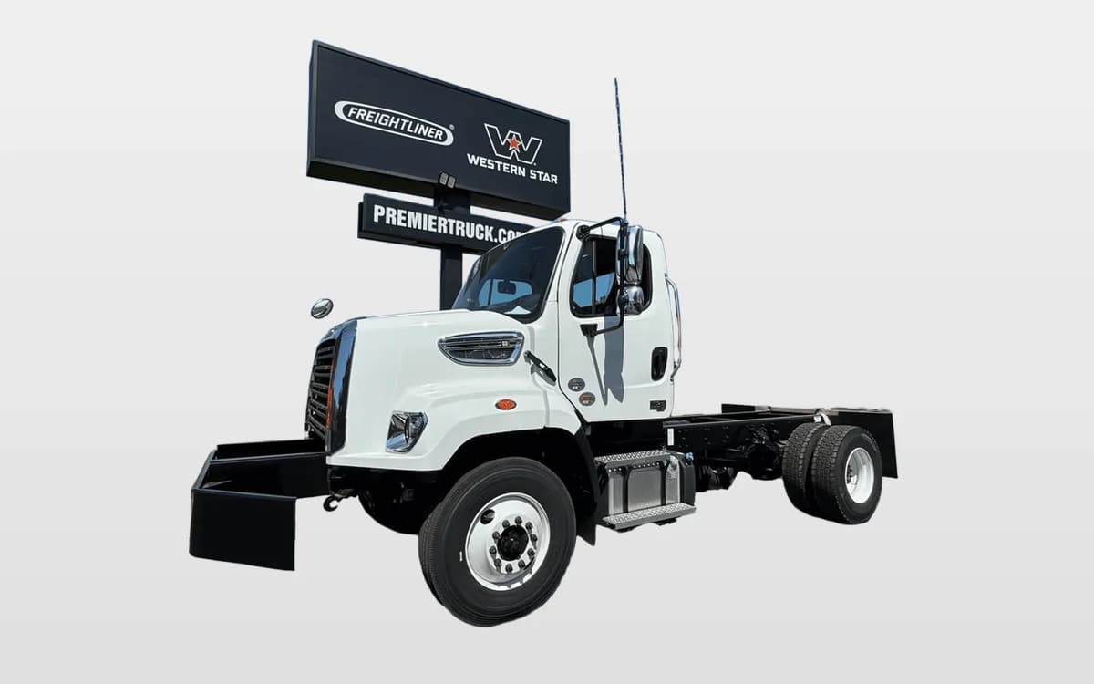 2025 Freightliner 108SD — photo 1