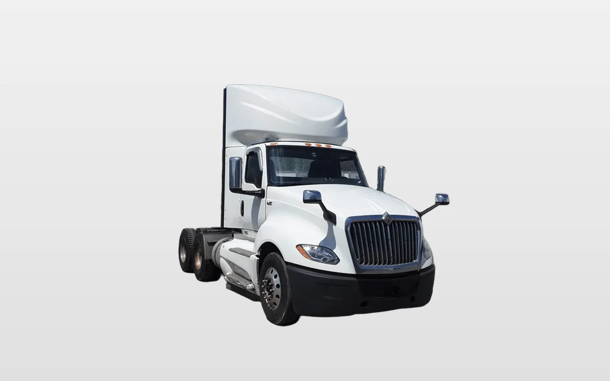 2019 International LT — photo 1