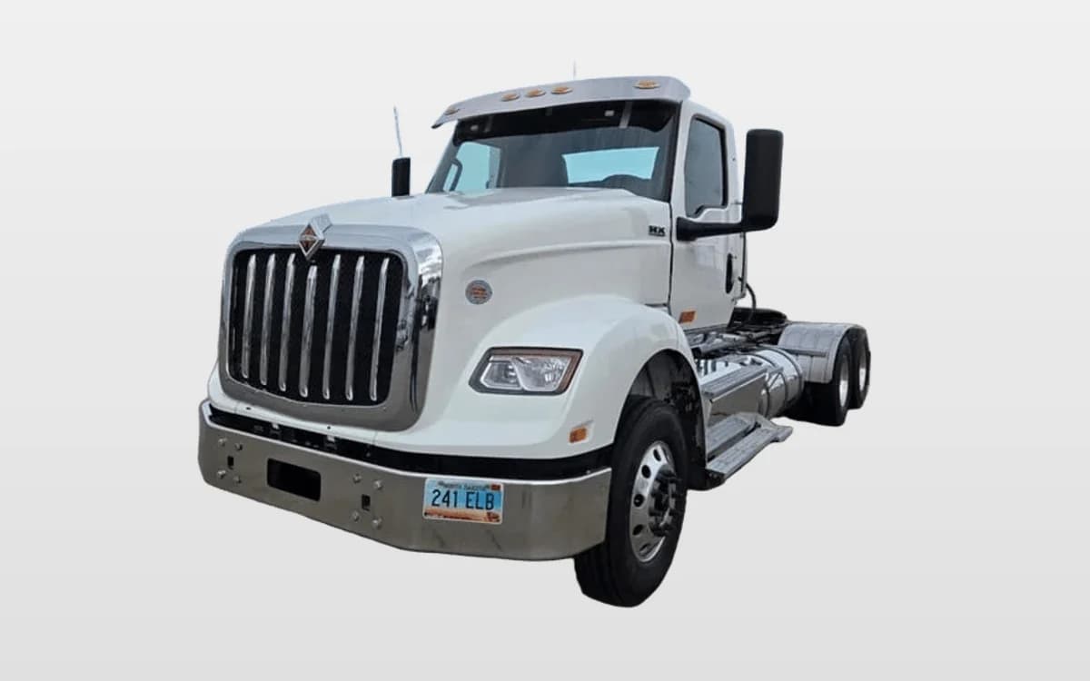 2025 International HX — photo 1