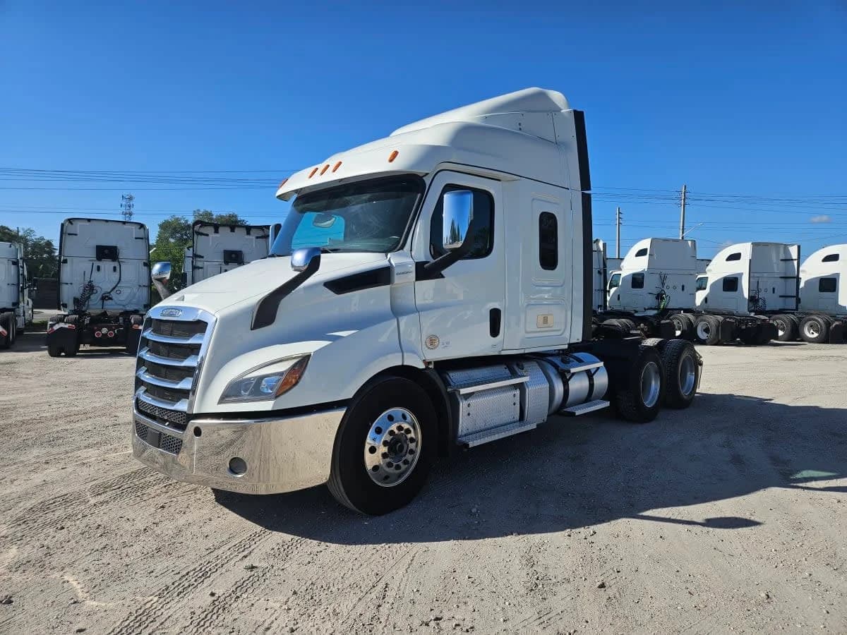 2020 Freightliner Cascadia