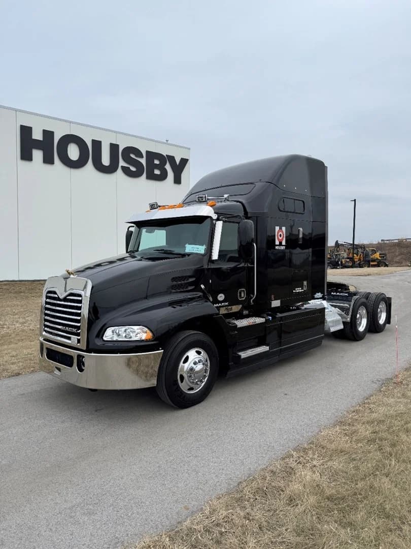 2017 MACK CXU613 - USED TRUCKS SLEEPER